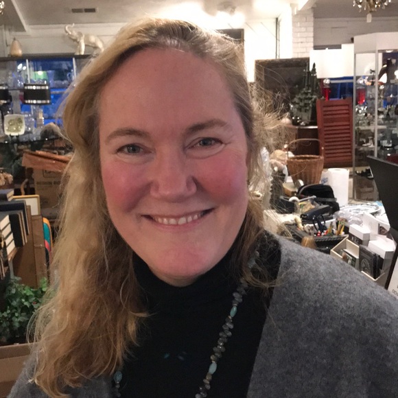 Meet your Posher, Heidi - Picture 1 of 1